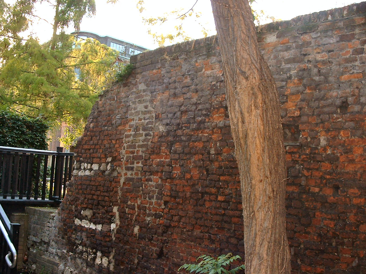 Roman wall Huggin Lane