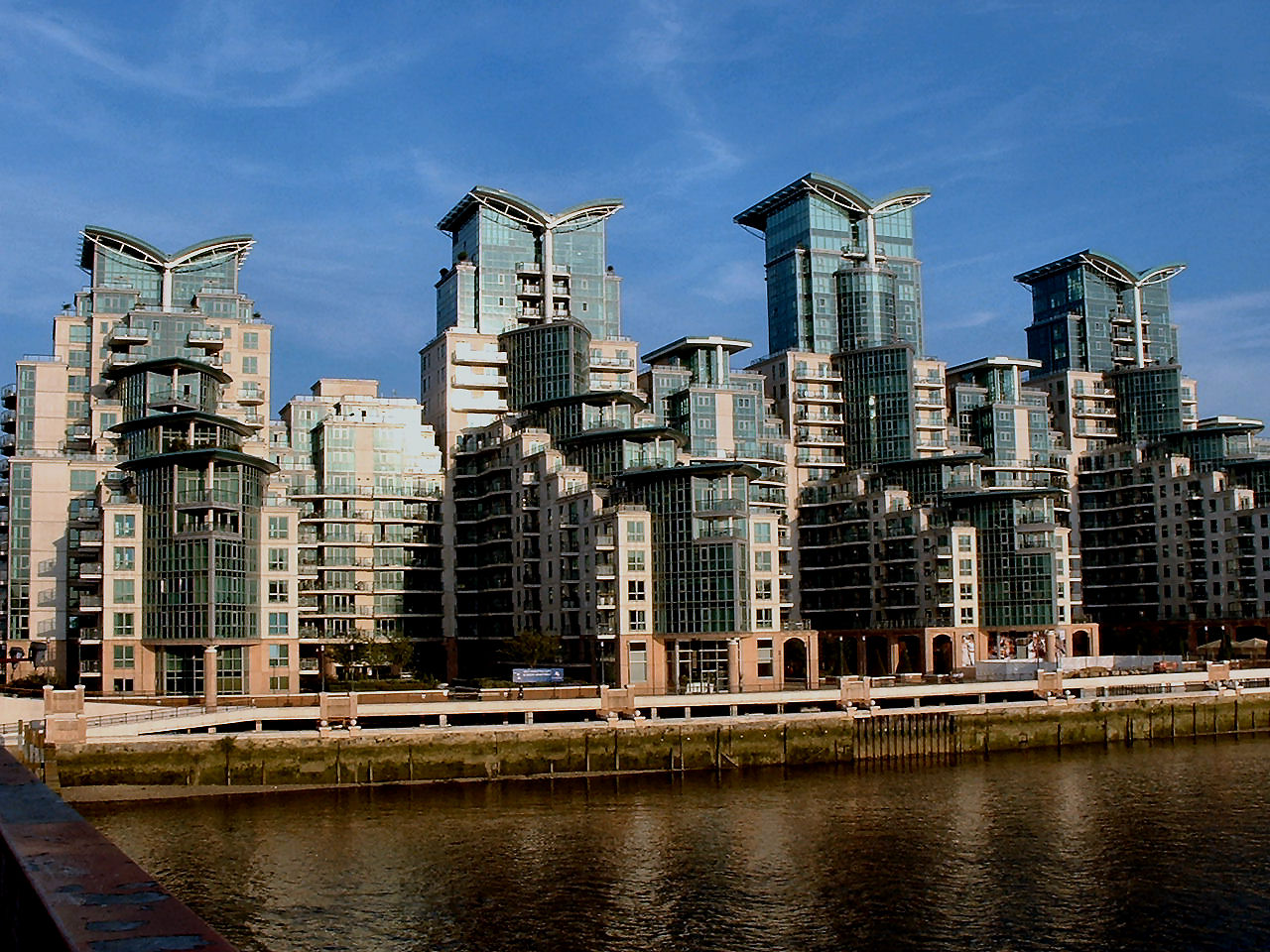 St George's Wharf